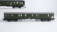 Unbekannt H0 Konvolut 3 Personenwagen 2. Klasse, 2 Packwagen 4 achsig DB (Puffer fehlen teilweise)