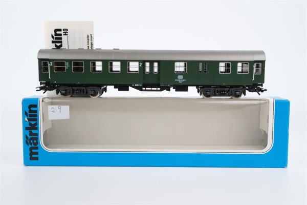 Märklin H0 4133 Reisezugwagen (PERSONENWAGEN 2.KL MIT GEPÄCKABTEIL) BDyg 533 der DB