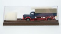 Brekina H0 7300 Henschel Pritschen-LKW dunkelblau-rot-grau
