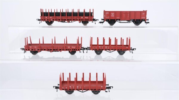 Fleischmann H0  Konvolut 3 Rungenwagen, 1 Rungenwagen mit Ladung, 1 offener Güterwagen, 2 achsig DB (Rungen fehlen teilweise)