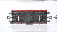 Fleischmann H0 Konvolut 4 Niederbordwagen, 2 Niederbordwagen mit Ladung, 2 achsig DB (1 Trittbrett abgebrochen)