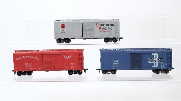 Unbekannt H0 Konvolut 3 gedeckte Güterwagen 4 achsig SP/ u. a. USA (eine Kupplung fehlt)