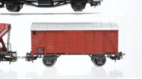 Märklin H0 Konvolut Sebstentladewagen, Hochbordwagen mit Holzladung, gedeckter Güterwagen, Rungenwagen, Niederbordwagen 4-achisg DB (Rungen fehlen)