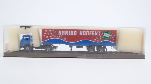 Brekina H0 4851 Mercedes-Benz Sattelzug Haribo Konfekt blau-rot