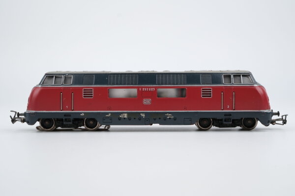 Märklin H0 Diesellok BR V200 027 Wechselstrom (Licht einseitig defekt)
