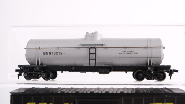 Unbekannt H0 Konvolut US Flachwagen, Kesselwagen, gedeckter Güterwagen, Selbstentladewagen "Multifoods", 4-achsig Illinois Central u. a. (eine Kupplung fehlt)