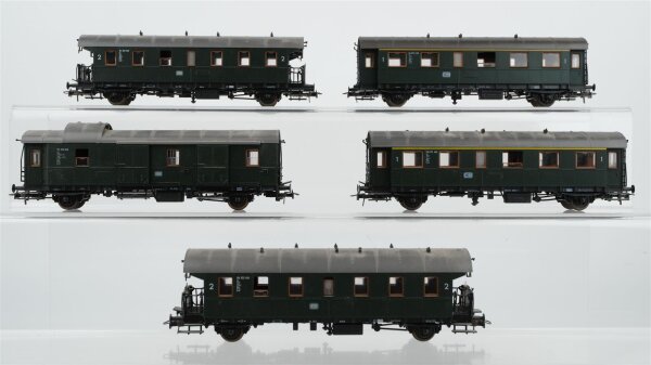 Roco H0 Konvolut 2 Personenwagen 1.Kl., 2 Personenwagen 2.Kl., Packwagen DB (Abbruch)