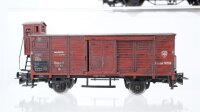 Märklin H0 Konvolut Kesselwagen mit Bremserhaus "Esso", Flachwagen mit Bremserhaus und Holzladung, Güterzugbegleitwagen, gedeckter Güterwagen mit Bremserhaus, gedeckter Güterwagen DB u.a.