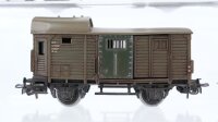 Märklin H0 Konvolut Kesselwagen mit Bremserhaus "Esso", Flachwagen mit Bremserhaus und Holzladung, Güterzugbegleitwagen, gedeckter Güterwagen mit Bremserhaus, gedeckter Güterwagen DB u.a.