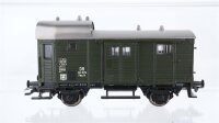 Märklin H0 Konvolut Kranwagen 3-achsig mit Kranschutzwagen 4-achisg, Güterzugbegleitwagen DB