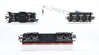 Märklin H0 Konvolut Kranwagen 3-achsig mit Kranschutzwagen 4-achisg, Güterzugbegleitwagen DB