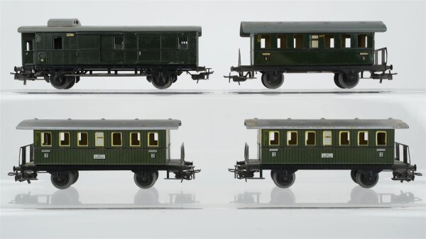 Märklin H0 Konvolut 2 Personenwagen 2.Kl., Personenwagen "327/1" 3.Kl. Packwagen "3294" Blech Nebenbahn
