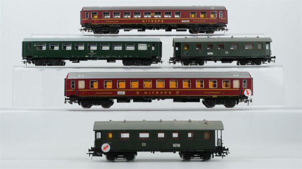 Schicht H0 Konvolut 2 Personenwagen 4-achsig grün, Speisewagen "Mitropa" rot, Schlafwagen "Mitropa" rot, Personenwagen 2.Kl. grün DR/Mitropa (Abbrüche)