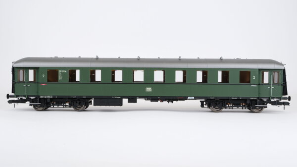 Kiss Spur 1 142070 Eilzugwagen E 30 Ep.lll 2.Kl. DB (Beleuchtung getestet)