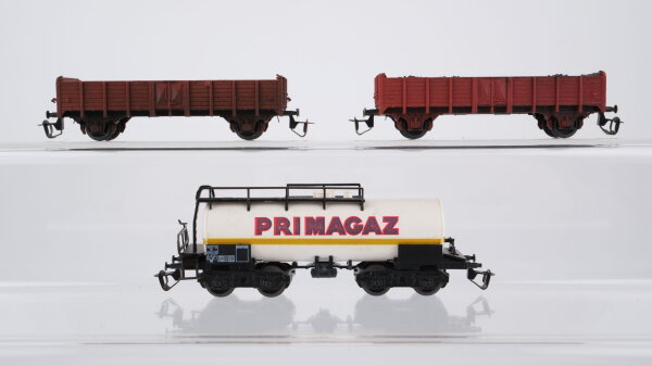 BTTB/Unbekannt TT Konvolut Kesselwagen 4-achsig "Primagaz", Mittelbordwagen, offener Güterwagen mit Ladung SNCF u. a.
