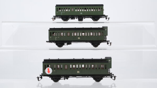 BTTB TT Konvolut Abteilwagen mit Bremserhaus, Abteilwagen 3-achsig DR (Abbrüche/ eine Kupplung fehlt)