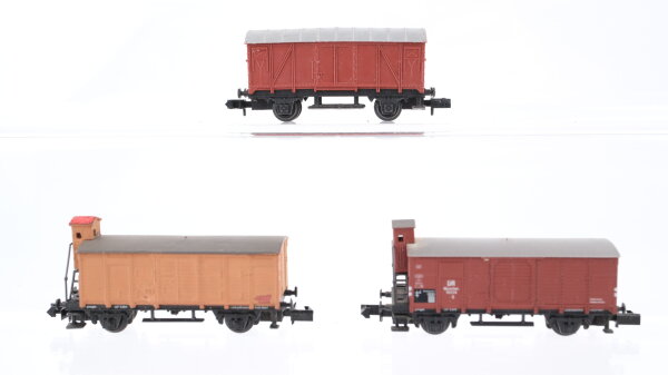 Arnold N Konvolut gedeckte Güterwagen DR/u.a.