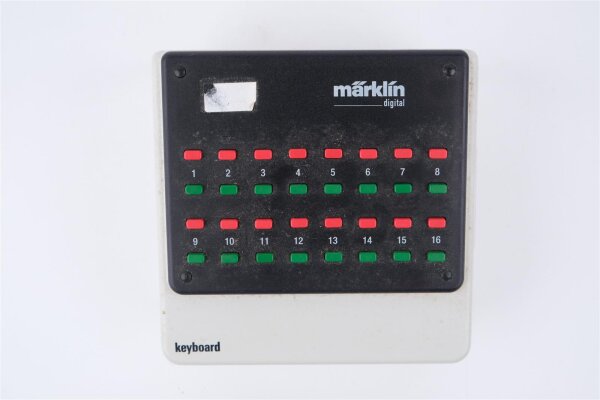 Märklin 6040 keyboard (mit Kleberesten)