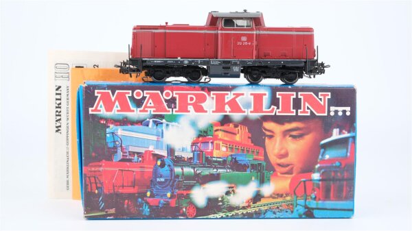 Märklin H0 3072 Diesellok BR 212 215-8 DB Wechselstrom