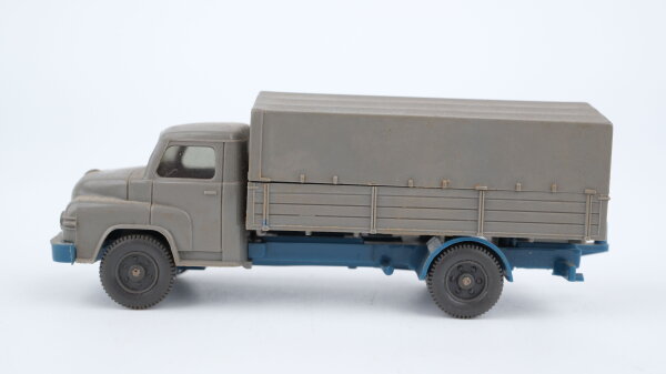 Wiking H0 MAN Kurzhauber Pritsche mit Plane