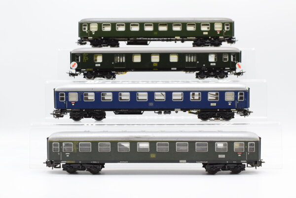 Märklin H0 Konvolut Packwagen, 2 Personenwagen 1.Kl. grün,  Personenwagen 2.Kl. blau DB (unvollständig)