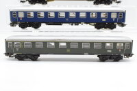 Märklin H0 Konvolut Packwagen, 2 Personenwagen 1.Kl. grün,  Personenwagen 2.Kl. blau DB (unvollständig)