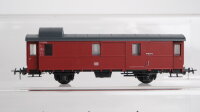 Unbekannt H0 Konvolut Personenwagen grün, Personenwagen rot, Packwagen rot, Personenwagen beige/rot DB/DR