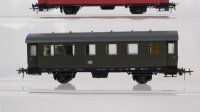 Unbekannt H0 Konvolut Personenwagen grün, Personenwagen rot, Packwagen rot, Personenwagen beige/rot DB/DR