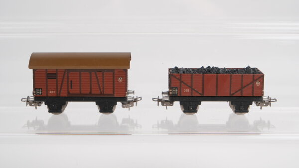 Märklin H0 Konvolut gedeckter Güterwagen "381" brau, Hochbordwagen "365" braun Blech