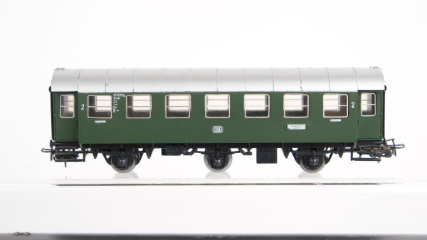Märklin H0 Konvolut Packwagen, 2 Personenwagen 2.Kl. grün DB