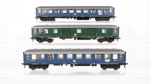 Fleischmann H0 Konvolut 2 Personenwagen 1.Kl. blau, Packwagen grün DB