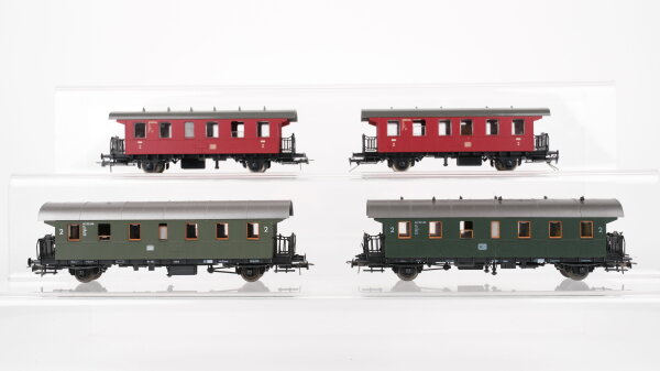 Roco H0 Konvolut 2 Personenwagen 2.Kl rot, 2 Personenwagen 2.Kl. grün DB (unvollständig)