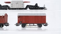 Märklin H0 Konvolut 2 gedeckte Güterwagen mit Zugschluß beleuchtet, Schwerlastwagen mit Trafo "AEG" DB unvollständig, ungetestet)