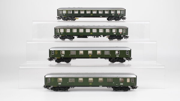 Märklin H0 Konvolut Packwagen, Personenwagen 1.Kl. beleuchtet grün DB (ungetestet)