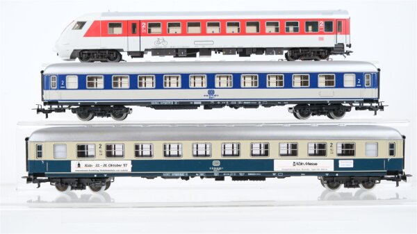 Märklin H0 Konvolut Steuerwagen 2.Kl. mit Fahrradabteil rot/grau, Abteilwagen 2.Kl blau/grau, Abteilwagen 2.Kl. "Köln Messe" beige/oceanblau DB (ungeprüft)