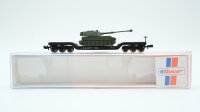 Roco N 28151 Tiefladewagen 3822  bel. mit Panzer M 113
