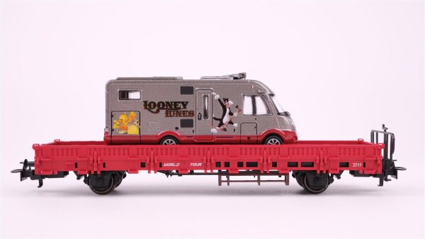 Märklin H0 48611 Niederbordwagen mit Hymer Wohnmobil "Looney Tunes" (Jahreswagen 2011)
