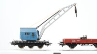 Märklin H0 Konvolut Kranwagen "Krupp-Ardelt" & Kranschutzwagen, Niederbordwagen mit Plane "Märklin" 2 gedeckte Güterwagen mit Bremserhaus DB/u.a.