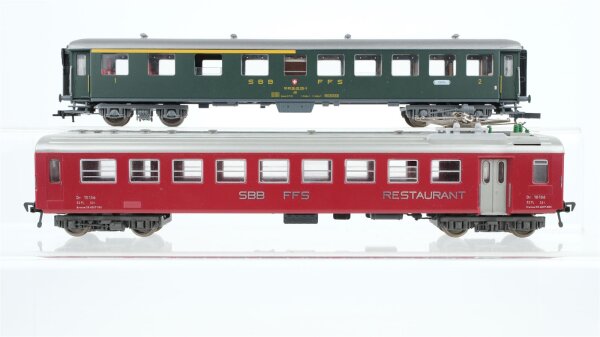 Fleischmann H0 Konvolut Restaurant-Wagen rot, Personenwagen 1./2.Kl. grün, SBB-CFF-FFS