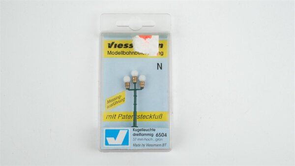 Viessmann N 6504 Kugelleuchte dreiflammig 37 mm hoch, grün (in Acrylbox)