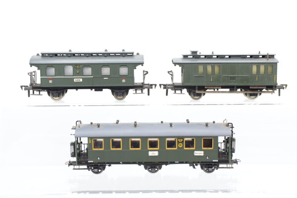 Fleischmann u.a. H0 Konvolut Donnerbüchsen 2./4. Kl. Gepäckwagen DR