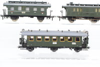 Fleischmann u.a. H0 Konvolut Donnerbüchsen 2./4. Kl. Gepäckwagen DR