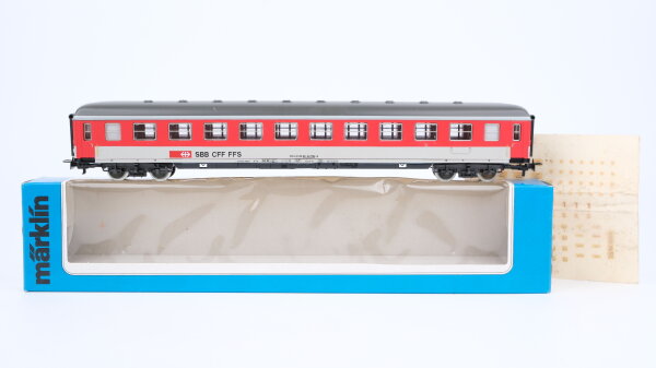 Märklin H0 4180 Reisezugwagen 51 85 89-30 700-9 mit Schlussleuchte SBB-CFF-FFS