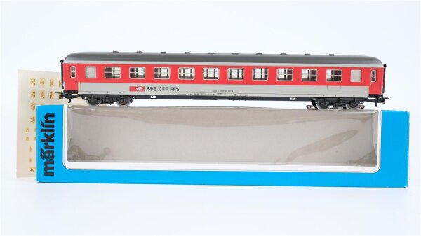 Märklin H0 4180 Reisezugwagen 51 85 89-30 700-9 mit Schlussleuchte SBB-CFF-FFS