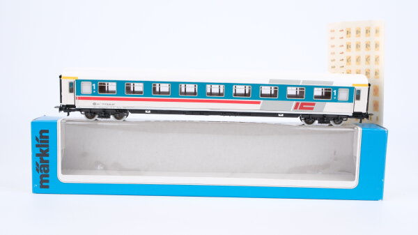 Märklin H0 4220 Reisezugwagen Avmz 111.1 der DB