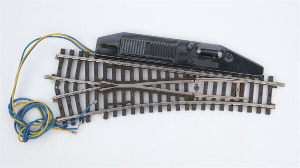 Märklin H0 2261 / 2264 K-Gleis Elektrische Weiche links (kleine Abbrüche)