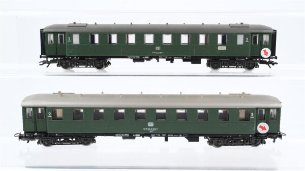 Märklin H0 Konvolut 2 Personenwagen 2.Kl. grün DB (Abbrüche)