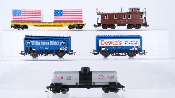 Unbekannt H0 Konvolut USA Kesselwagen, Containertragewagen, Silowagen "Dewars, White Horse Whisky" Caboose