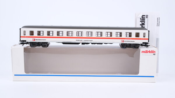 Märklin H0 4232 Reisezugwagen (Rollende Landstraße) Bcm 247 der DB