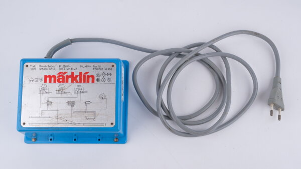 Märklin 6611 Transformator 40VA (hellblau, mit Gebrauchsspuren/Kratzern)